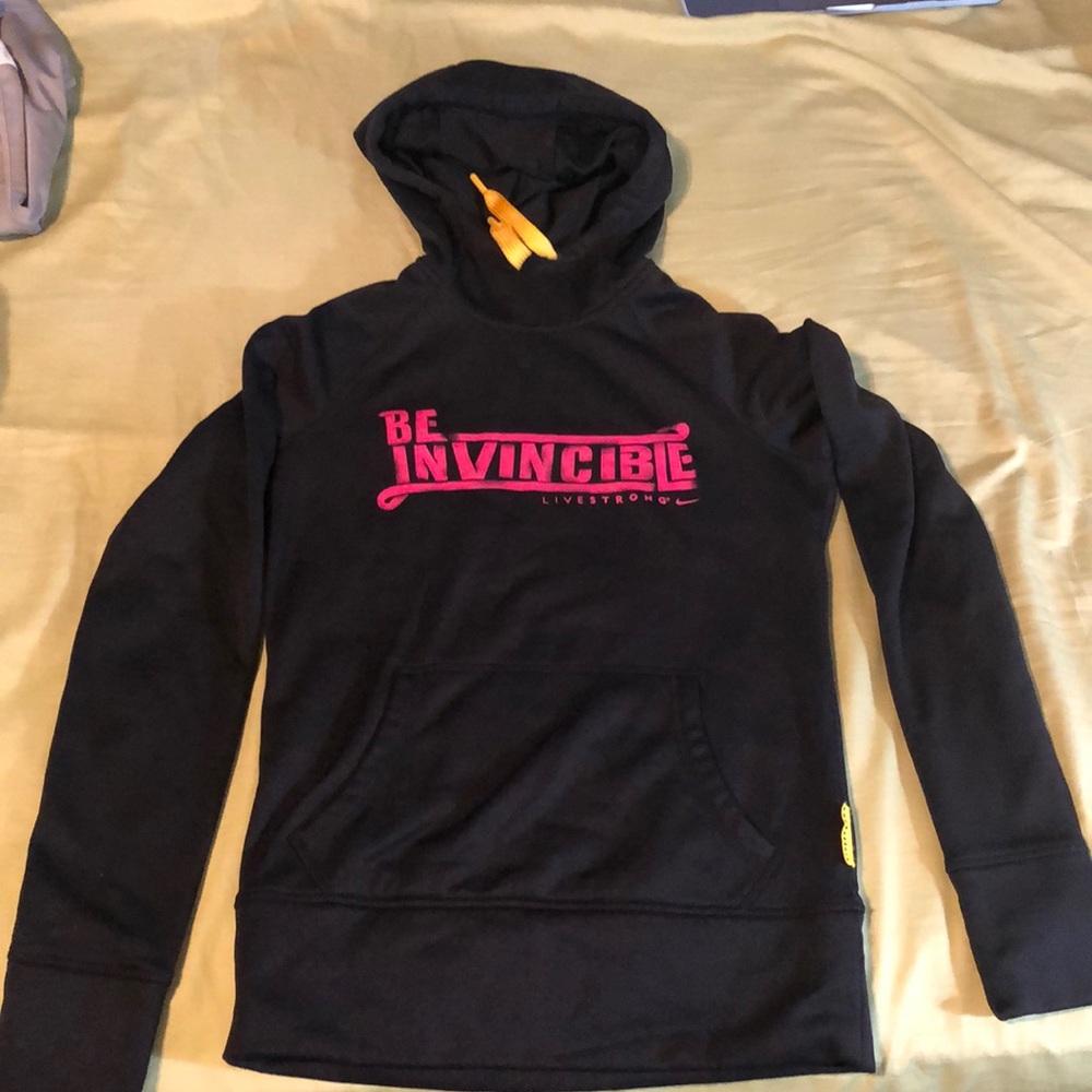 Nike livestrong therma-fit (be invincible) size XS